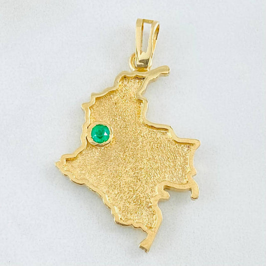 Dije Mapa Colombia Esmeralda 20pts 6.2gr / 4cm / Oro Amarillo 18K ©