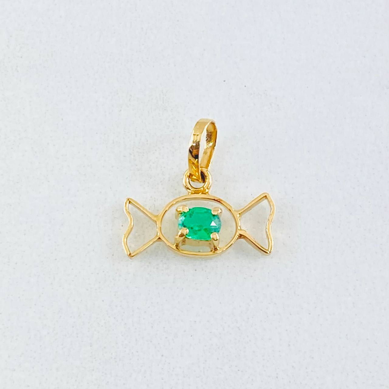 Dije Caramelo Esmeralda 11pts 0.45gr / 1.1cm / Oro Amarillo 18K ©