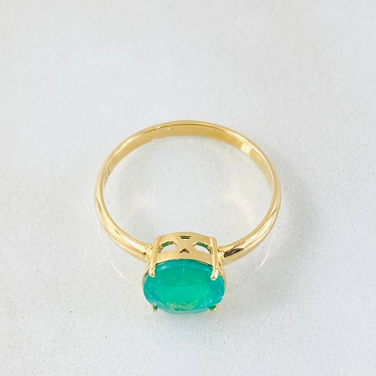 Anillo Solitario Canasta Circular Esmeralda 1.9 Qts 2.15gr / T6 1/2 / Oro Amarillo 18K ©