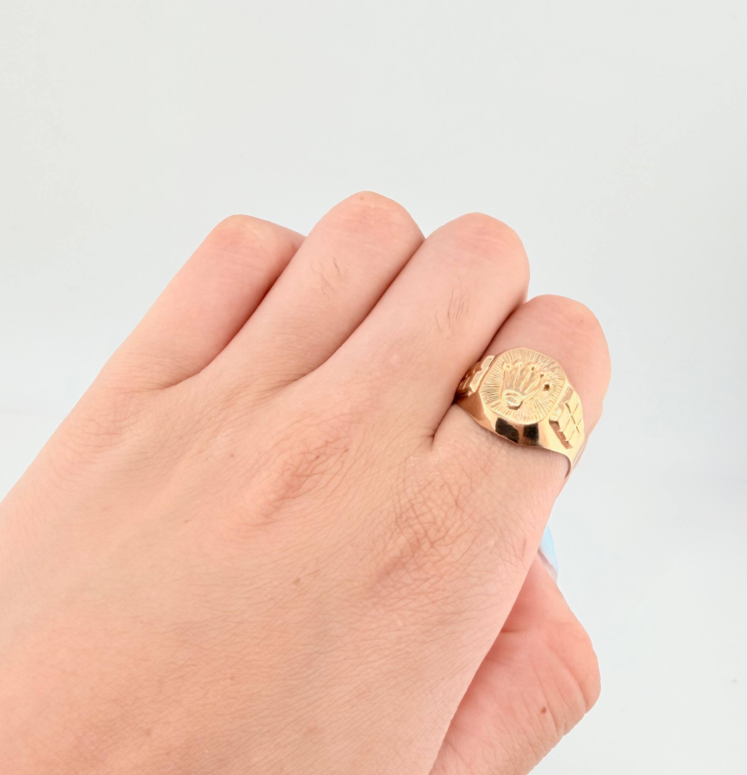 Anillo Corona Rx 4.15gr / T8 1/2 / Oro Amarillo 18K ©