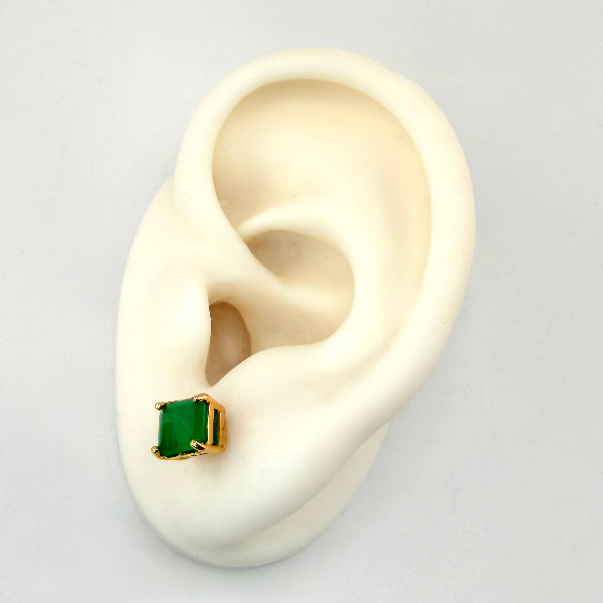 Topos Rectangulo Bloqueado Esmeraldas 3.3 Qts 2.5gr / 6mm Oro Amarillo 18K *