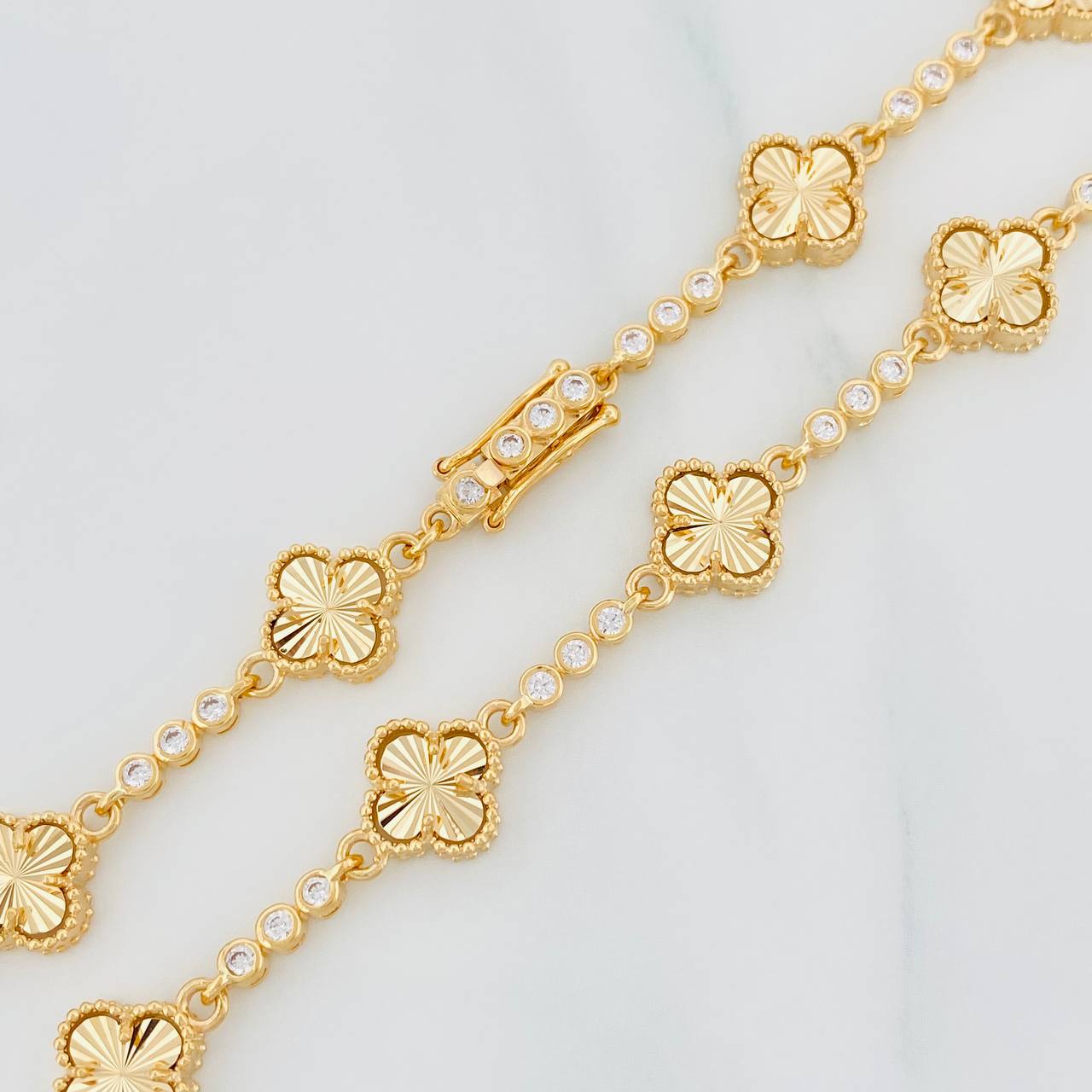 Cadena Halo Trebol Diamantado 28.2g / 50cm / 9.36mm Oro Amarillo 18K