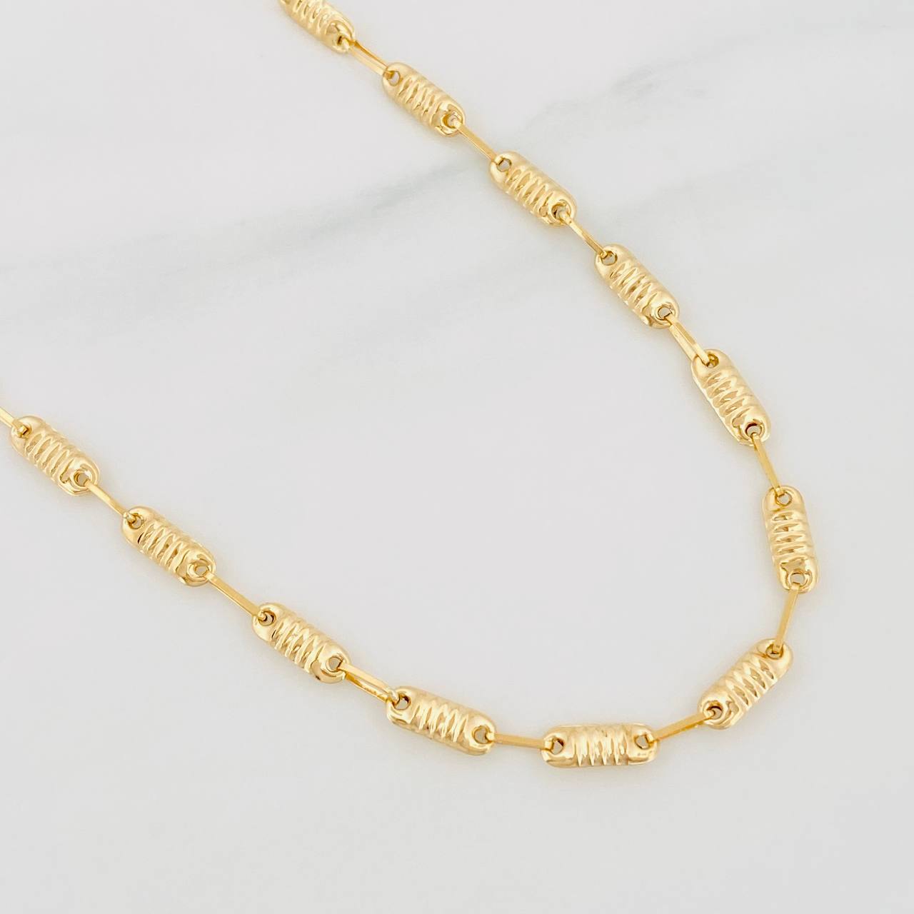Cadena Rustica Cilindro 7.5g / 50cm / 3.17mm Oro Amarillo 18K