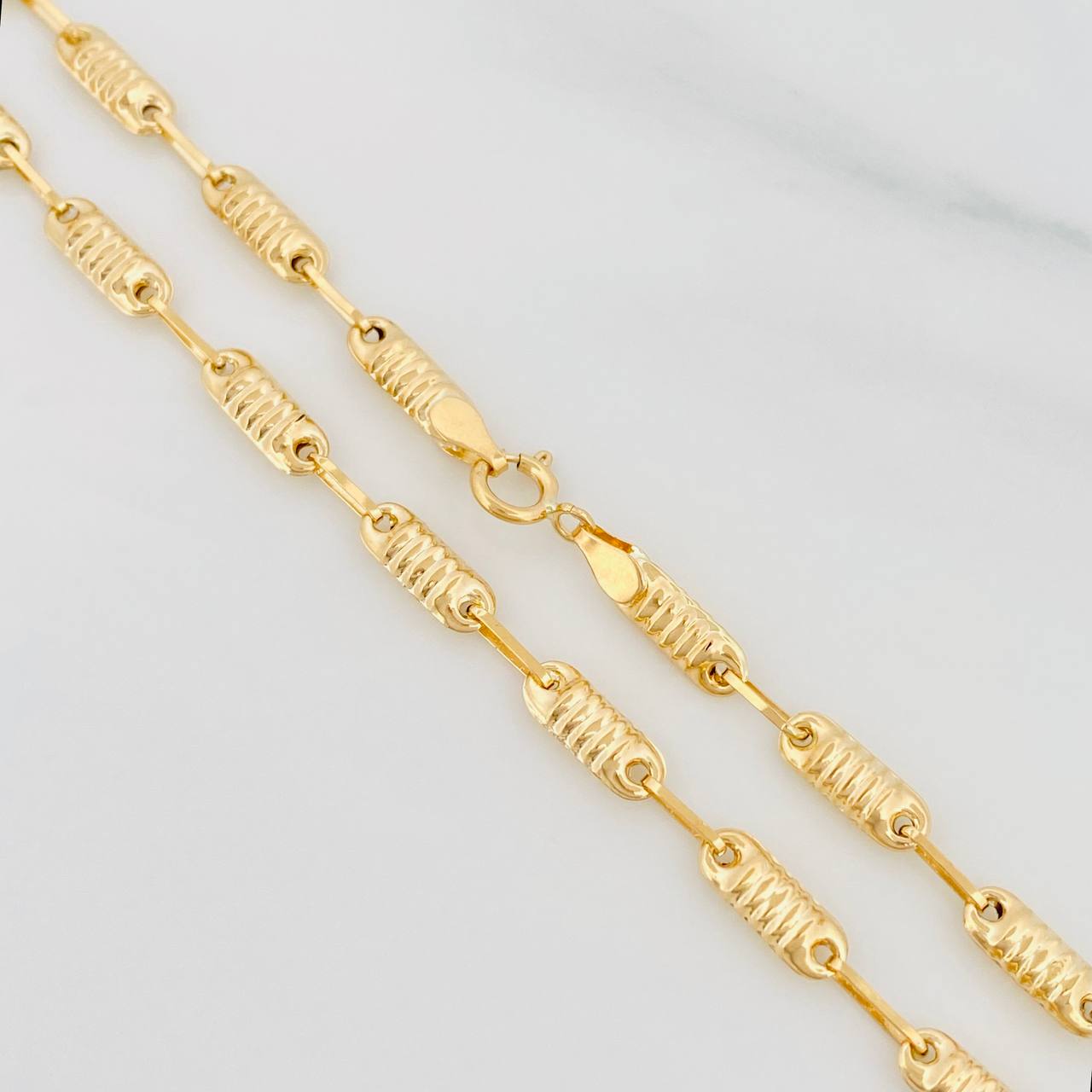 Cadena Rustica Cilindro 7.3g / 50cm / 3.31mm Oro Amarillo 18K