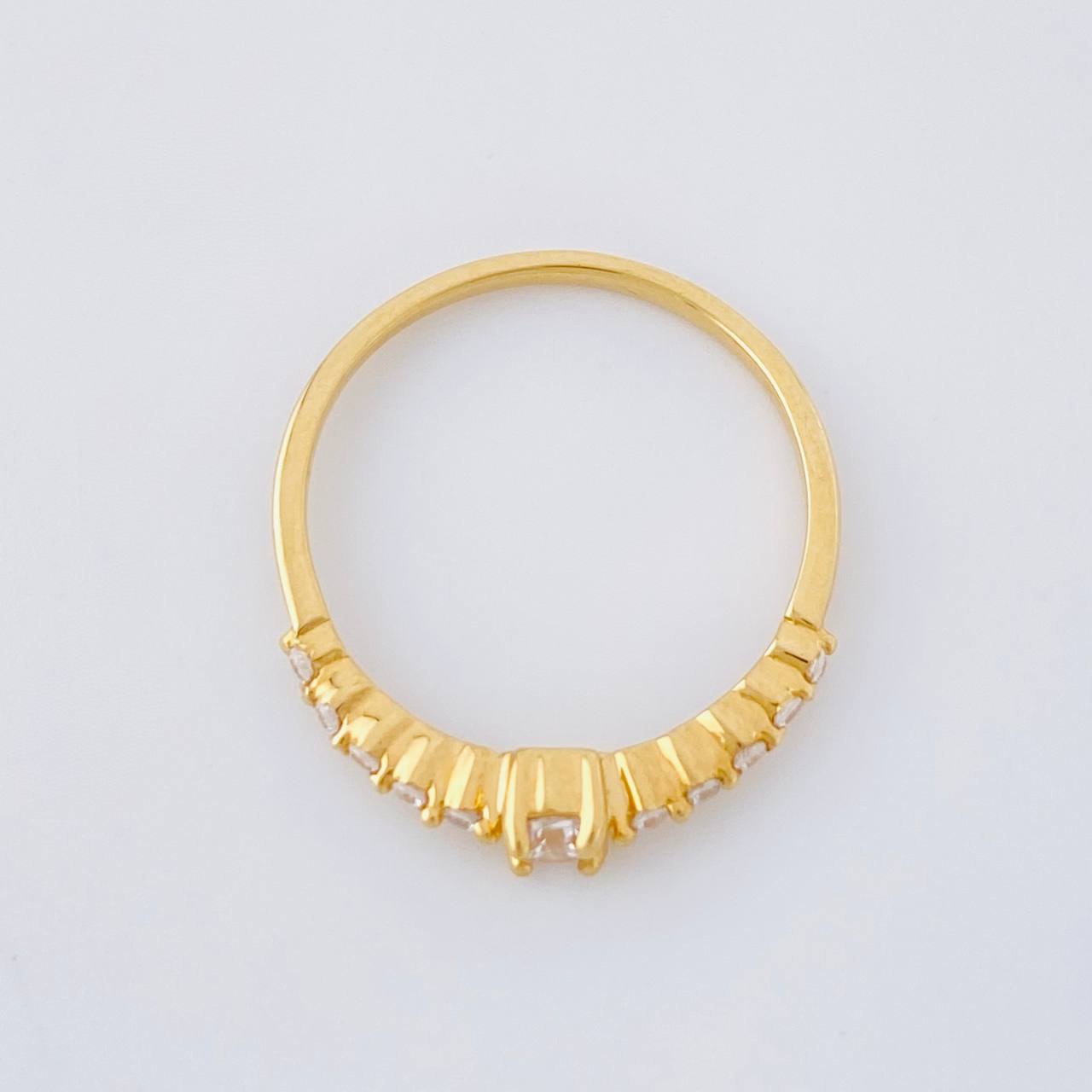Anillo Solitario Carril Trinity 1.4g / T5 1/2 Oro Amarillo 18K