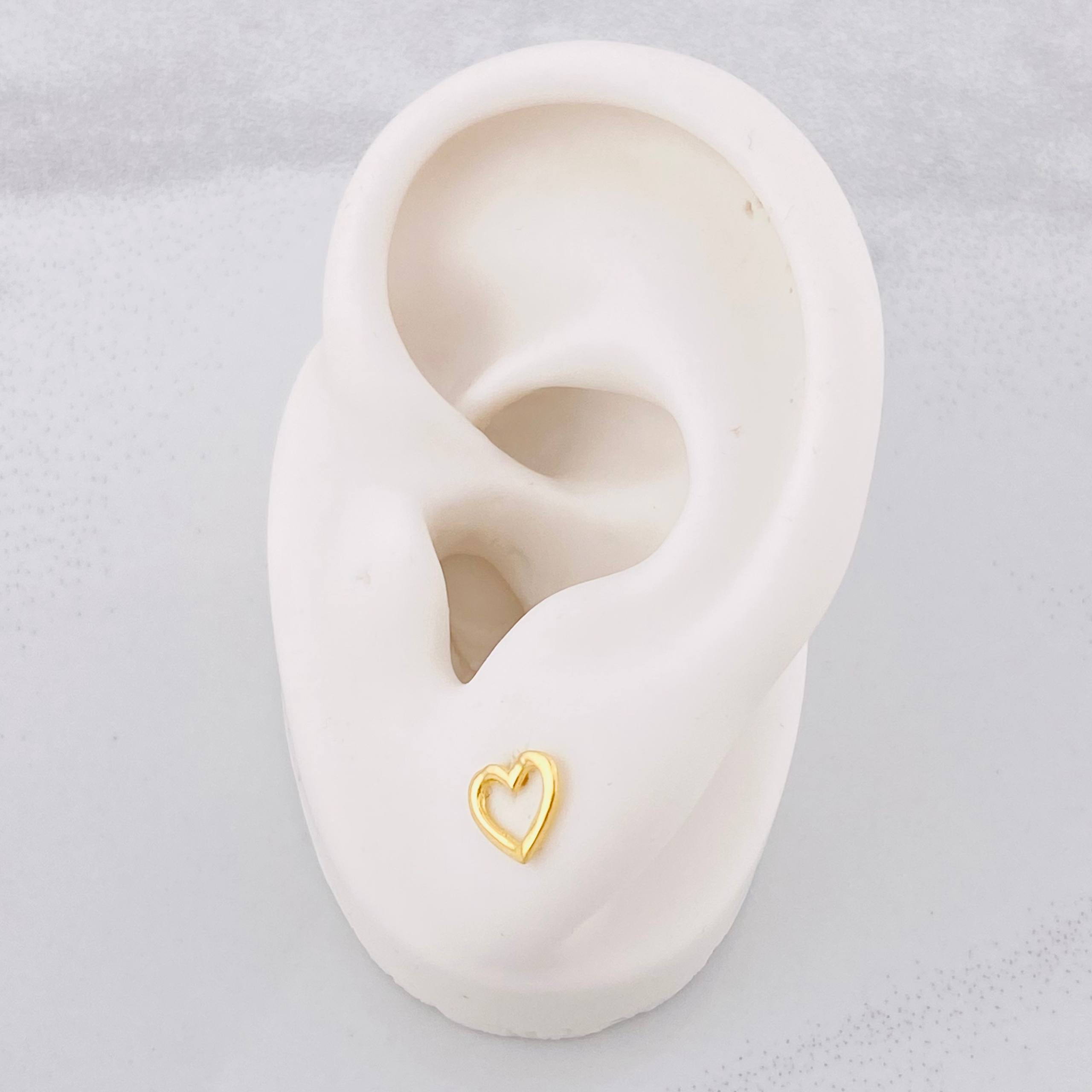 Topos Silueta Corazón 0.65g / 6.2mm Oro Amarillo 18K