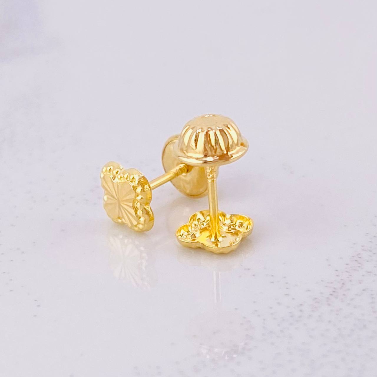 Topos Trébol Diamantado 0.45g / 5.2mm Oro Amarillo 18K