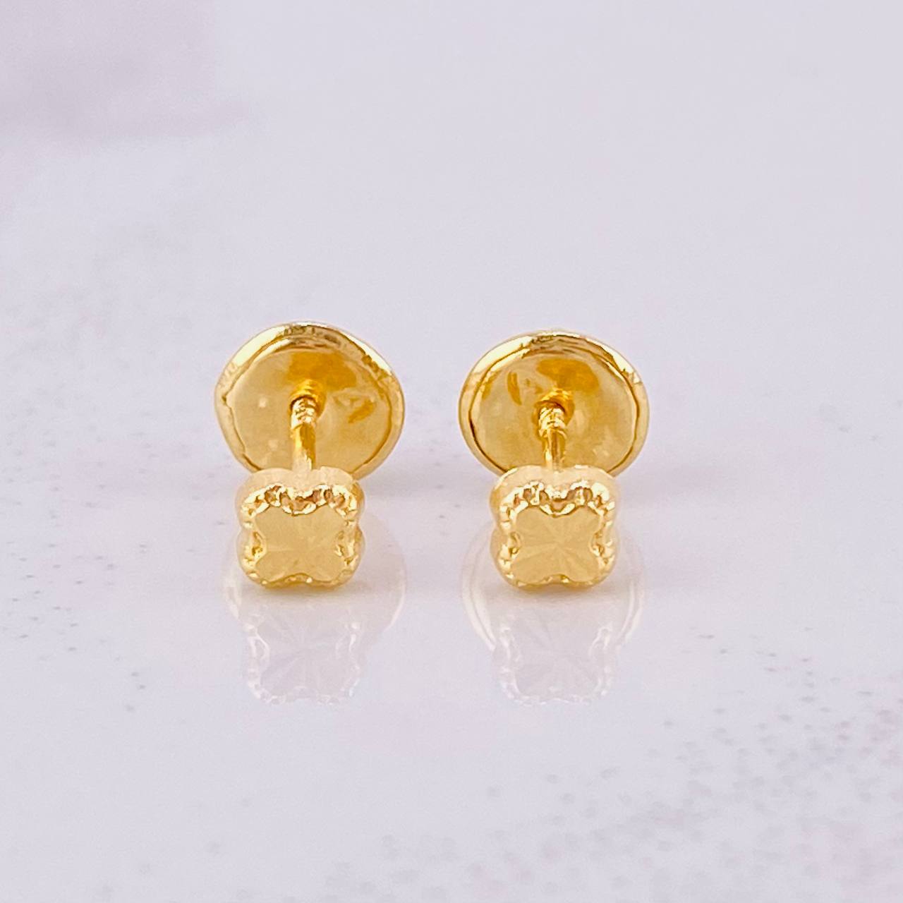 Topos Trébol Diamantado 0.4g / 3.5mm Oro Amarillo 18K