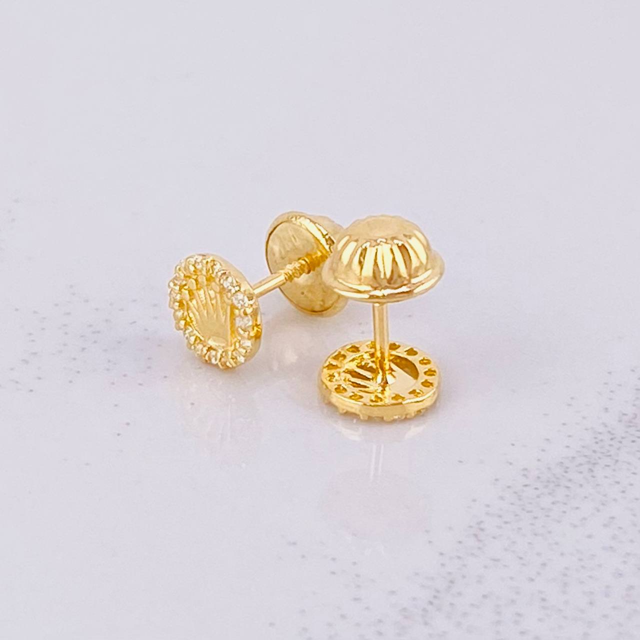 Topos Circulo Corona 0.7g / 5.7mm Oro Amarillo 18K