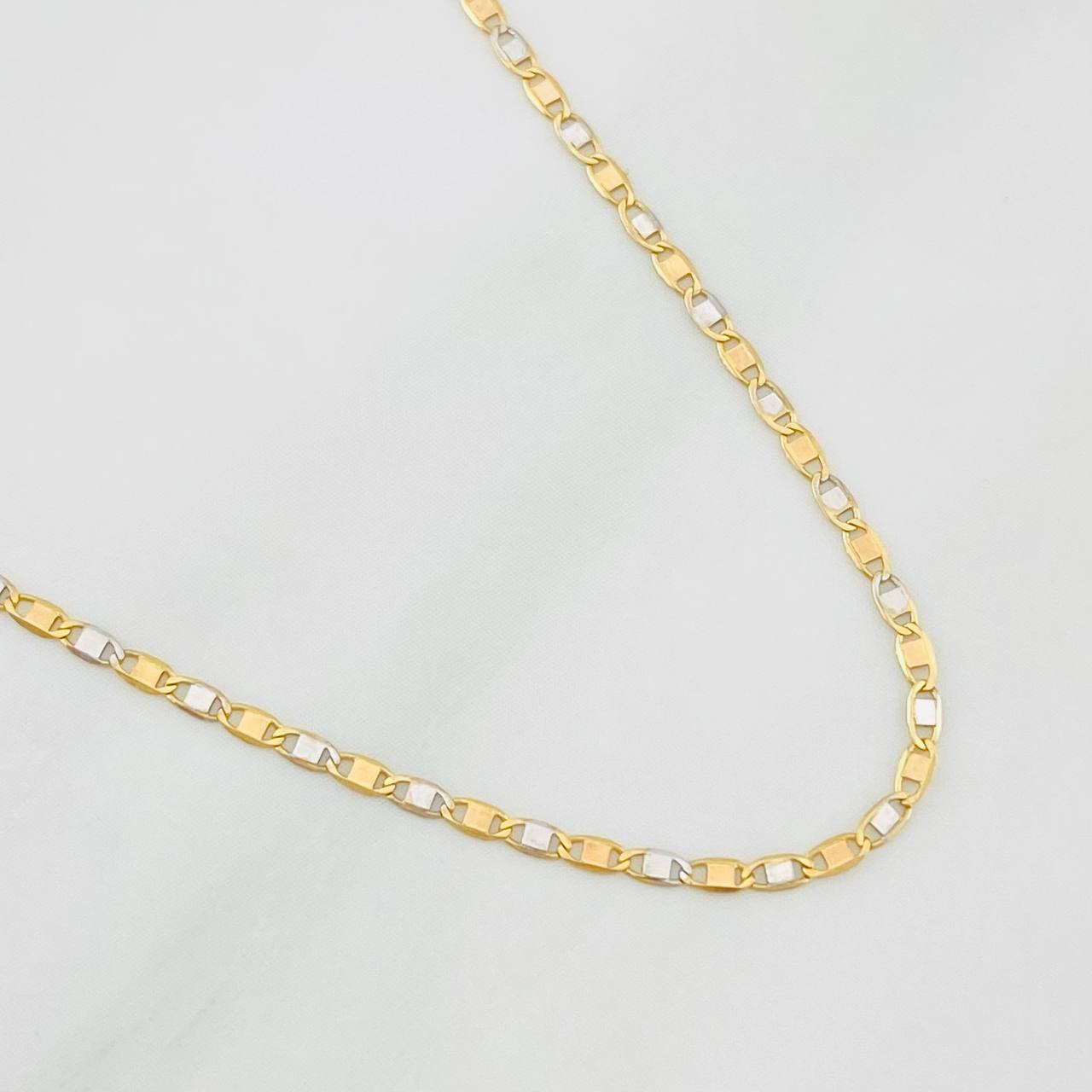 Cadena Escalera Plana 2.2g / 60cm / 1.45mm Dos Oros Amarillo Blanco 18K