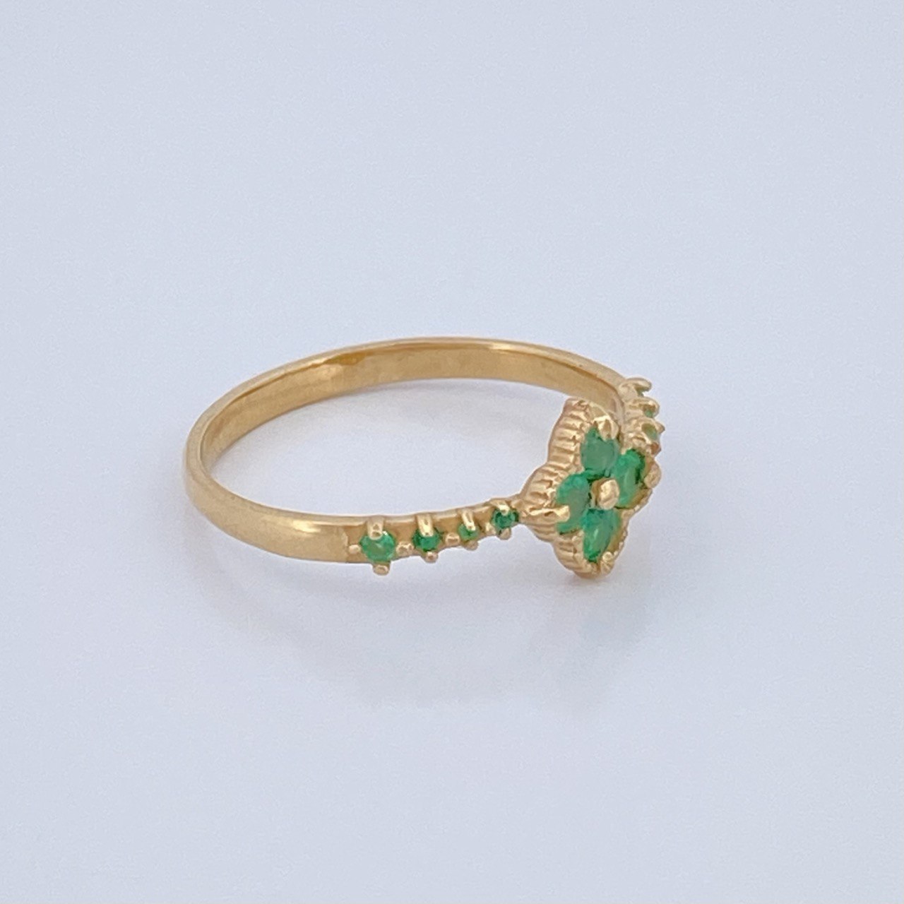 Anillo Trebol Tupido Esmeraldas 50pts 1.65gr / T6 1/4 / Oro Amarillo 18K &