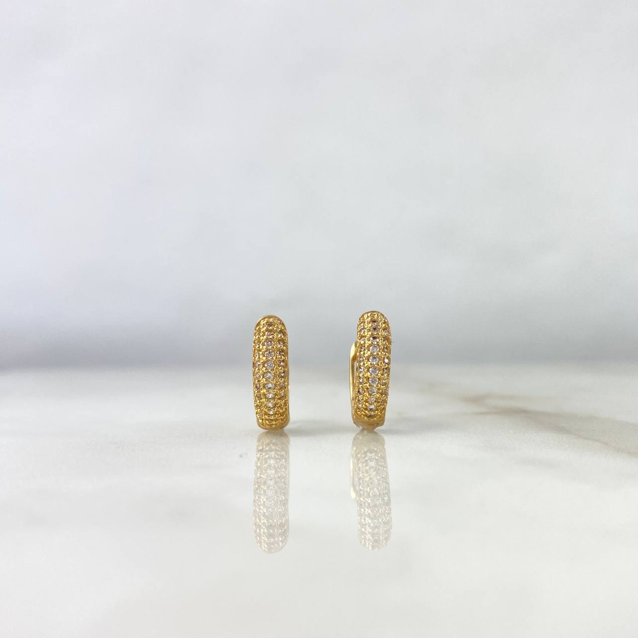 Candongas Bastedas 2.75gr / 1.3cm / Circones Blancos Oro Amarillo ©