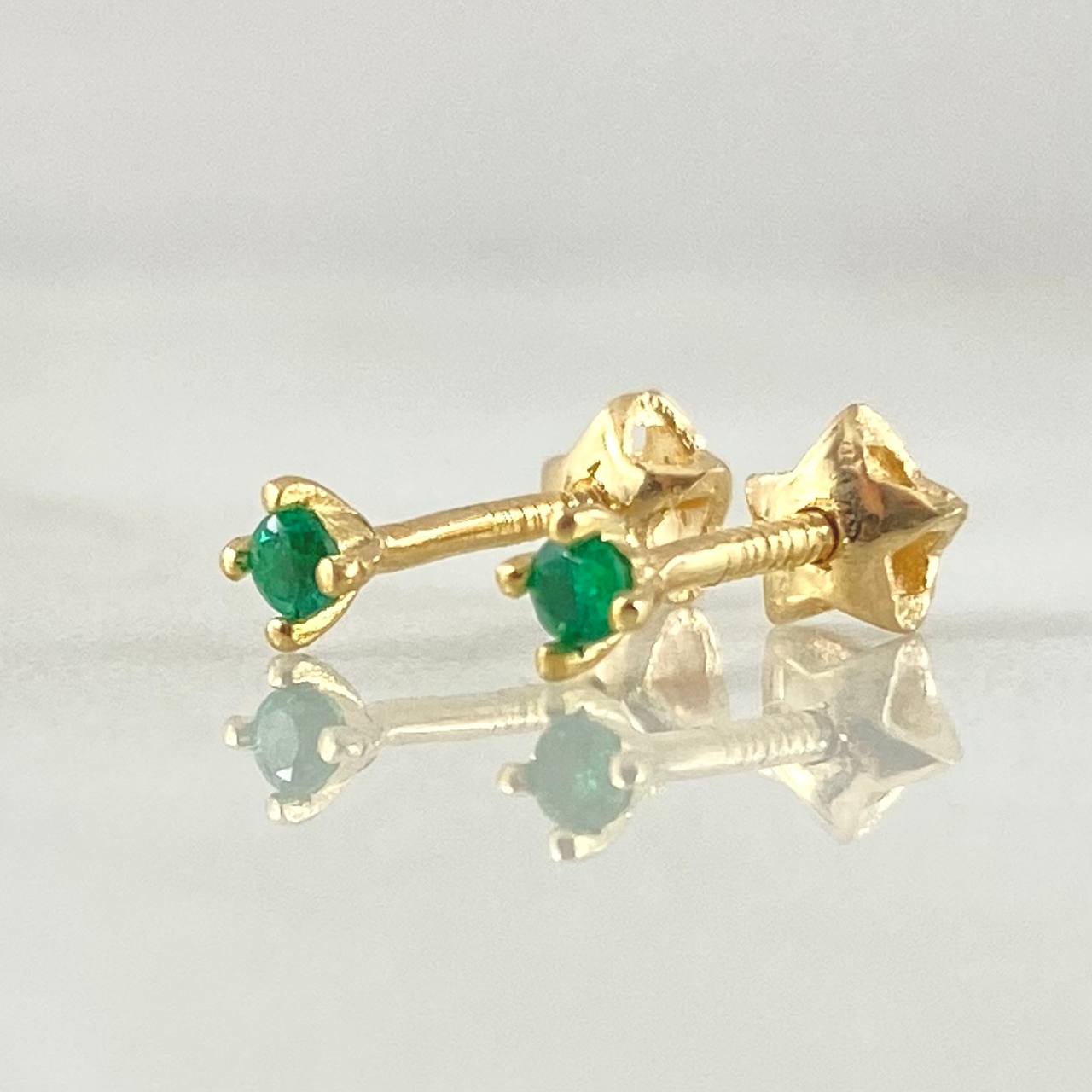Topos Piedra Esmeralda 6pts 0.7gr / Oro 18K