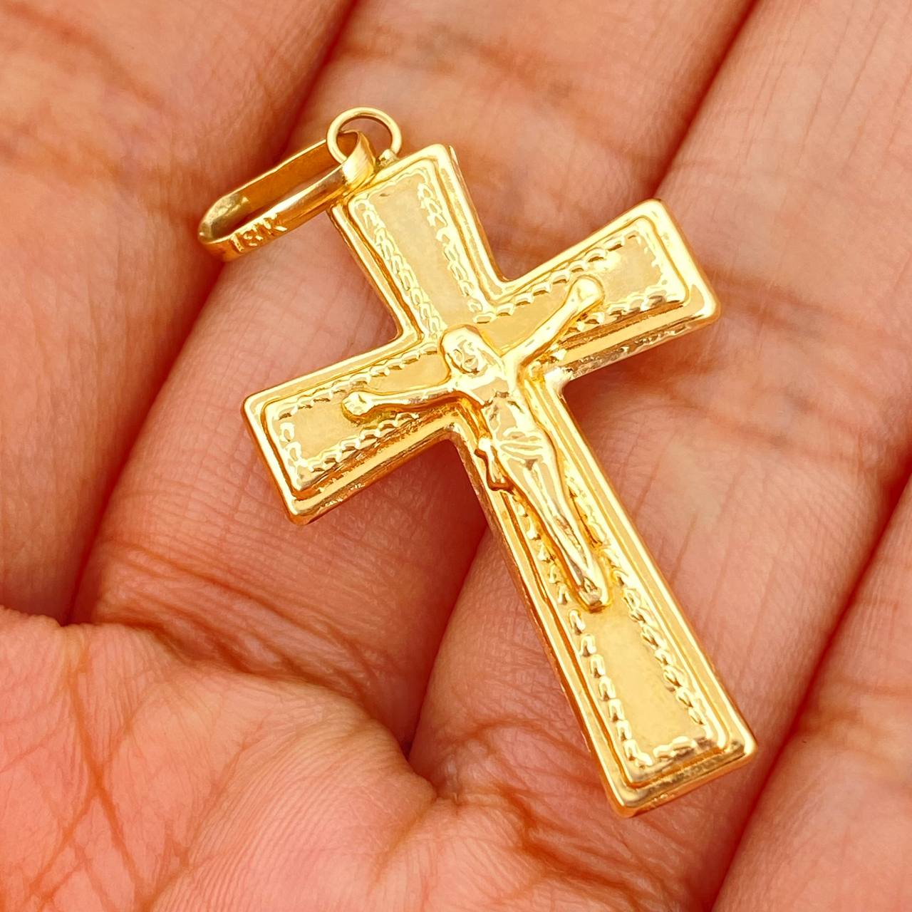 Dije Cruz Cristo 2gr / 4cm / Oro Amarillo 18K $