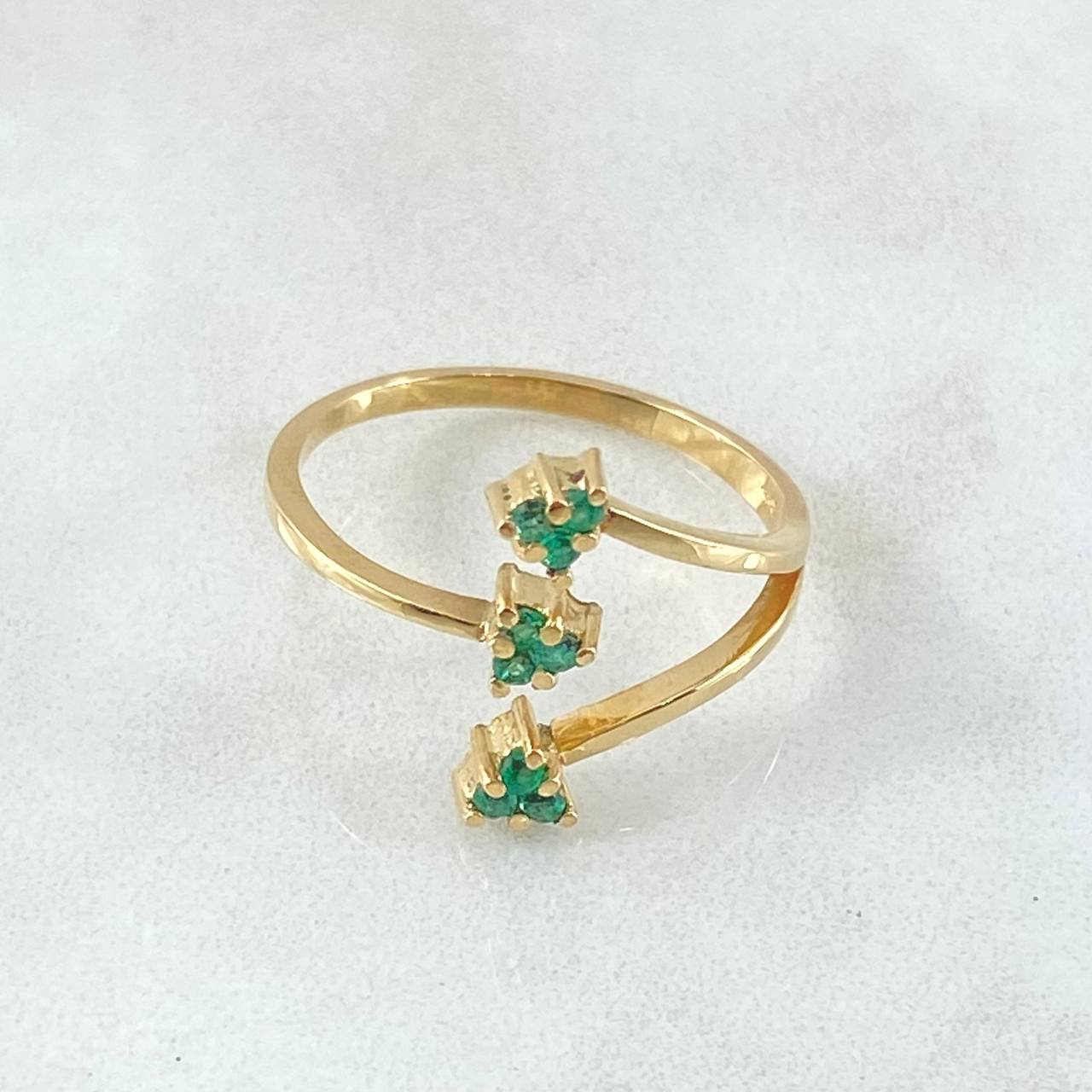 Anillo Abrazo Tres Puntas Esmeraldas 18pts 2.45gr / T8 1/4 / Oro 18K