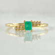 Anillo Recuadro Bifurcado Esmeralda 18pts - Diamantes 6pts 1.35gr / T7 1/4 / Oro 18K