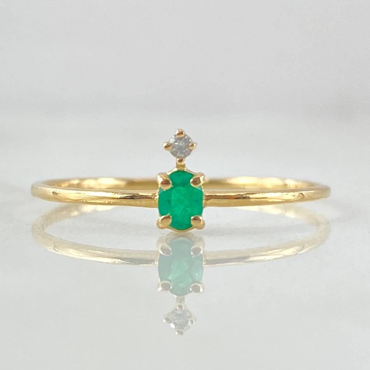 Anillo Chispa Ovalada Esmeralda 18pts - Diamante 2pts 0.95gr / T8 1/2 / Oro 18K