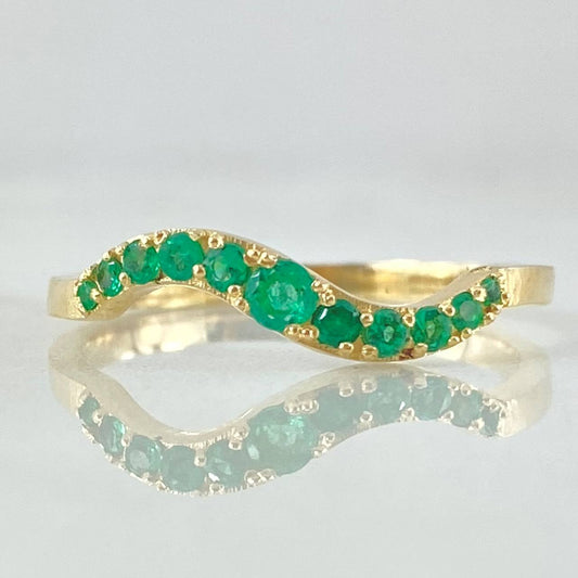 Anillo Ola Acuariana Esmeraldas 22pts 2.25gr / T7 1/2 / Oro 18K