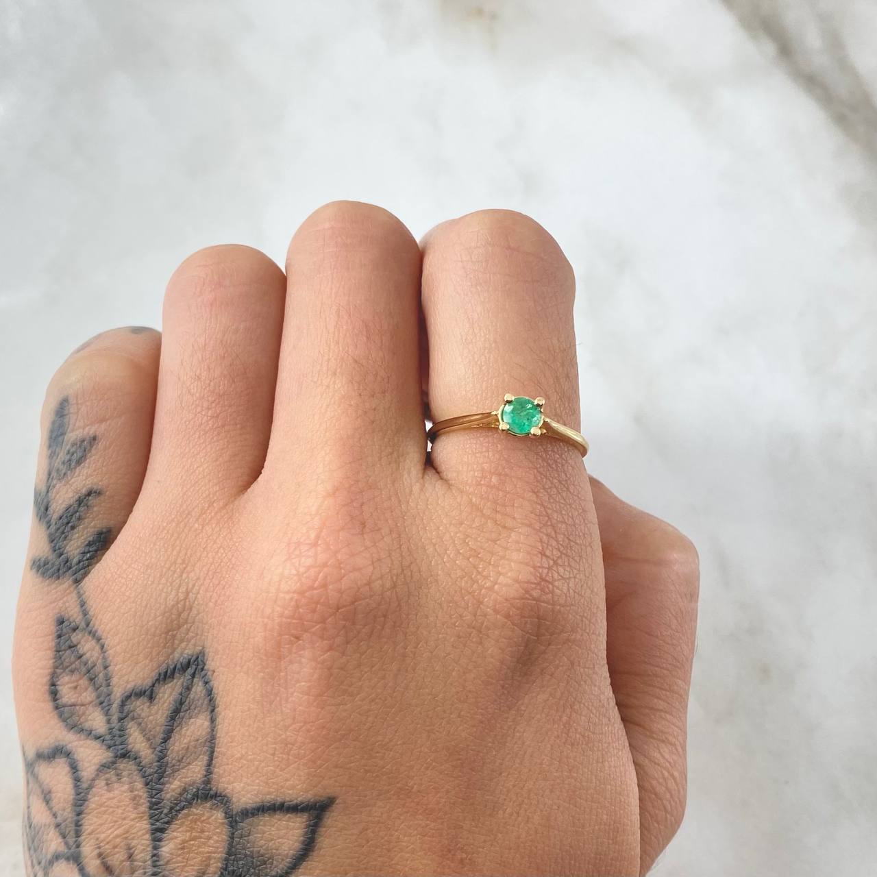 Anillo Puente Barroco Esmeralda 25pts 1.8gr / T6 / Oro 18K