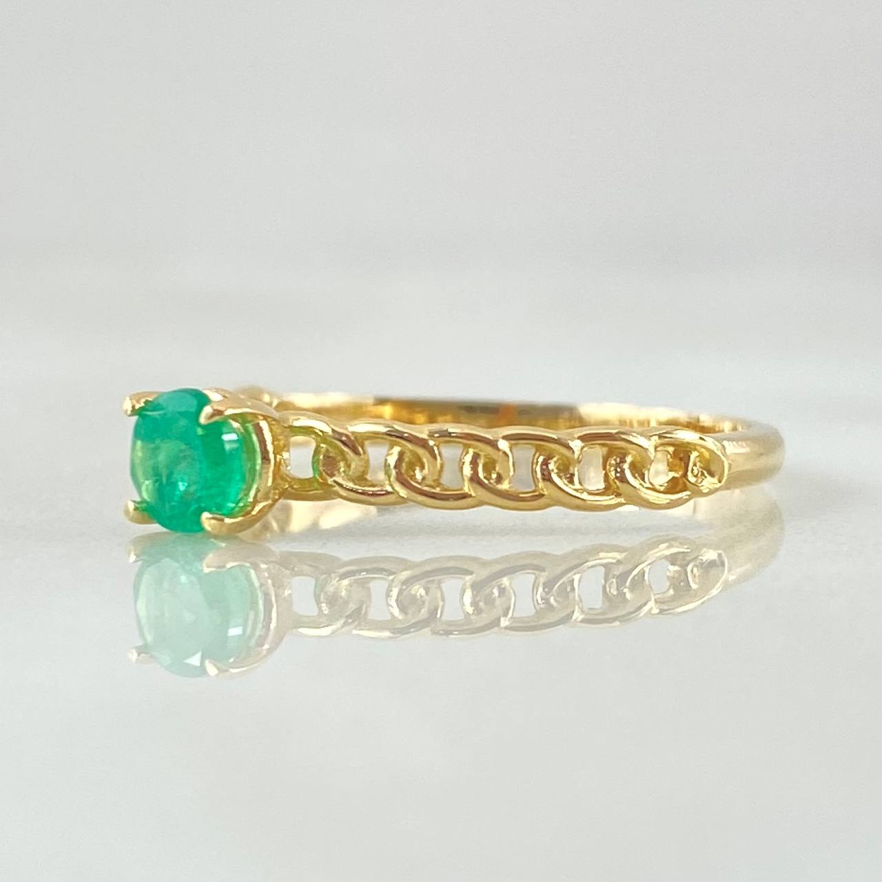 Anillo Solitario Cubano Esmeralda 26pts 1.5gr / T6 1/2 / Oro 18K