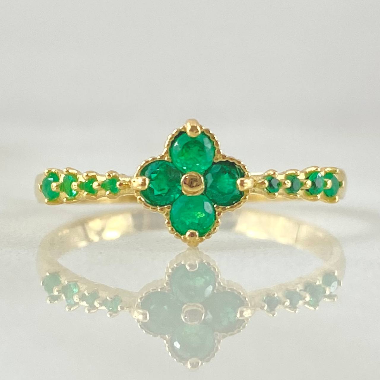 Anillo Flor Florenciana Esmeraldas 40pts 1.95gr / T8 / Oro 18K