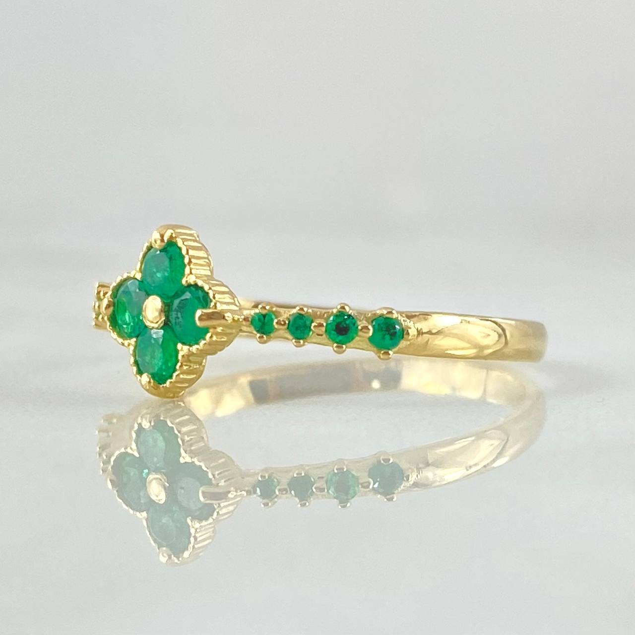Anillo Flor Florenciana Esmeraldas 40pts 1.95gr / T8 / Oro 18K