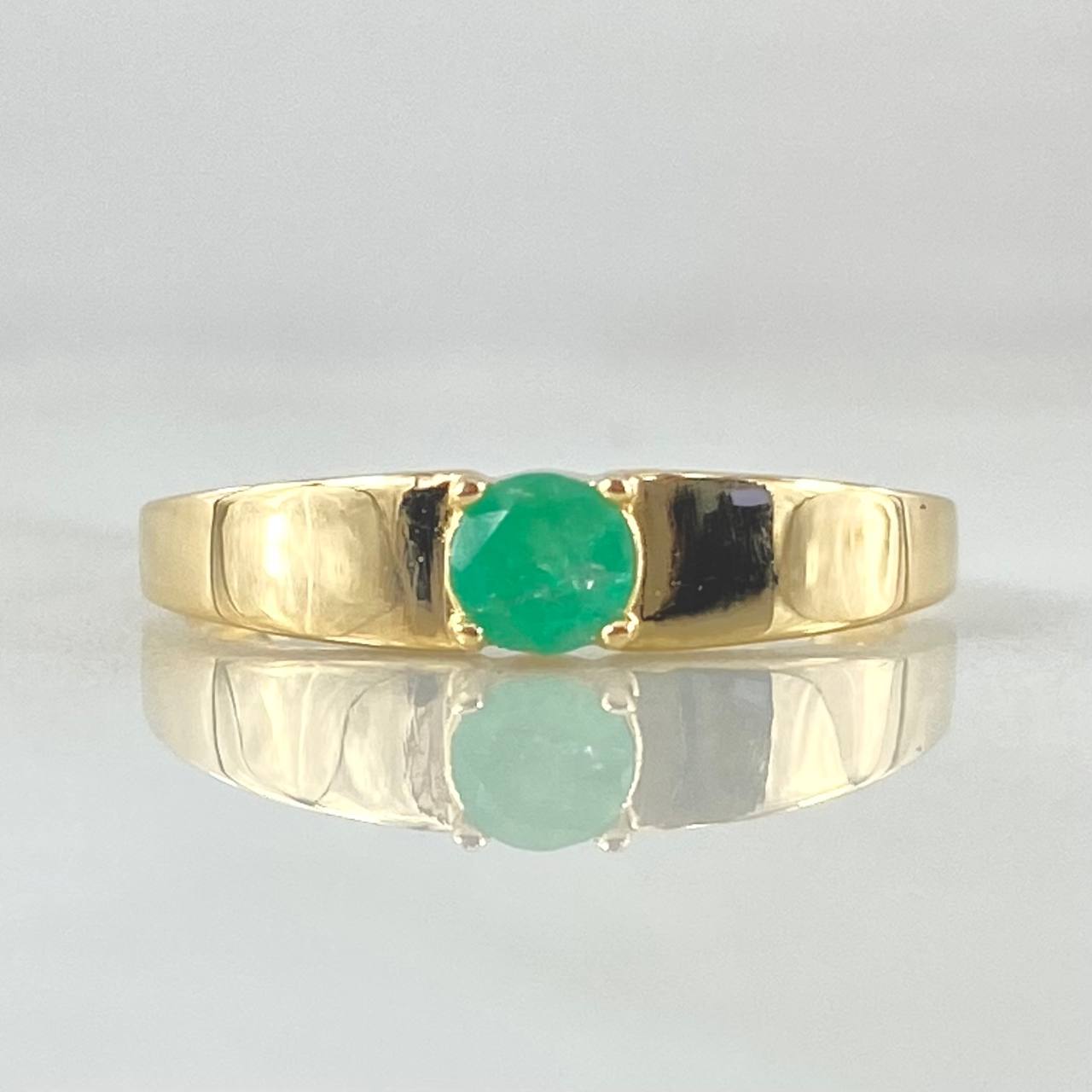 Anillo Solitario Liso Grueso Esmeralda 26pts 1.85gr / T7 1/2 / Oro 18K