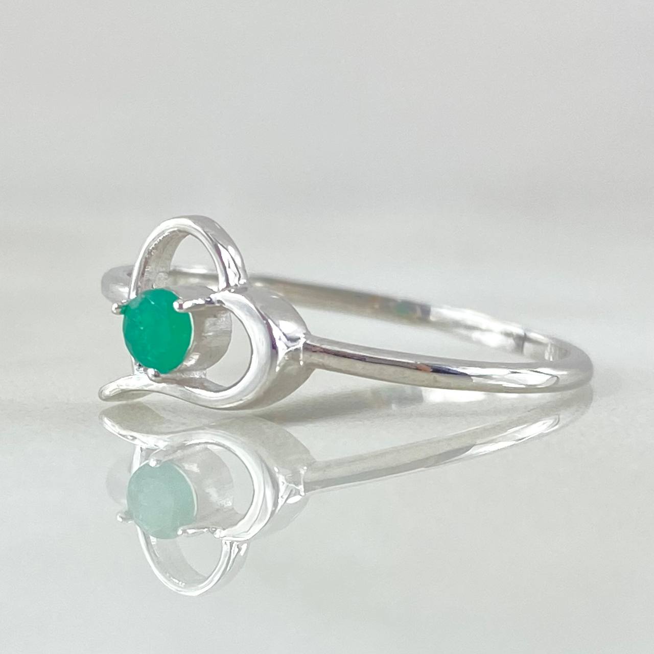 Anillo Corazón Vacío Esmeralda 12pts 1.3gr / T6 1/2 / Oro Blanco 18K ©