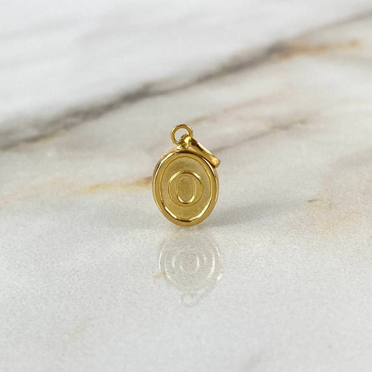 Dije Letra O 0.5gr / 1.8cm / Troquelada Oro Amarillo