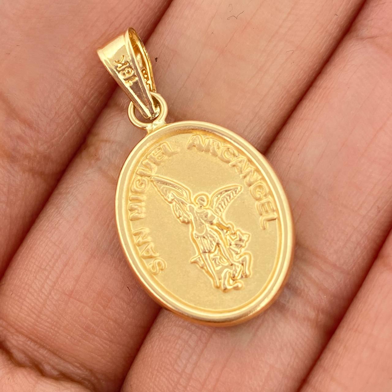 Dije San Miguel Arcángel  1.75gr / 3.1cm / Oro Amarillo 18K $