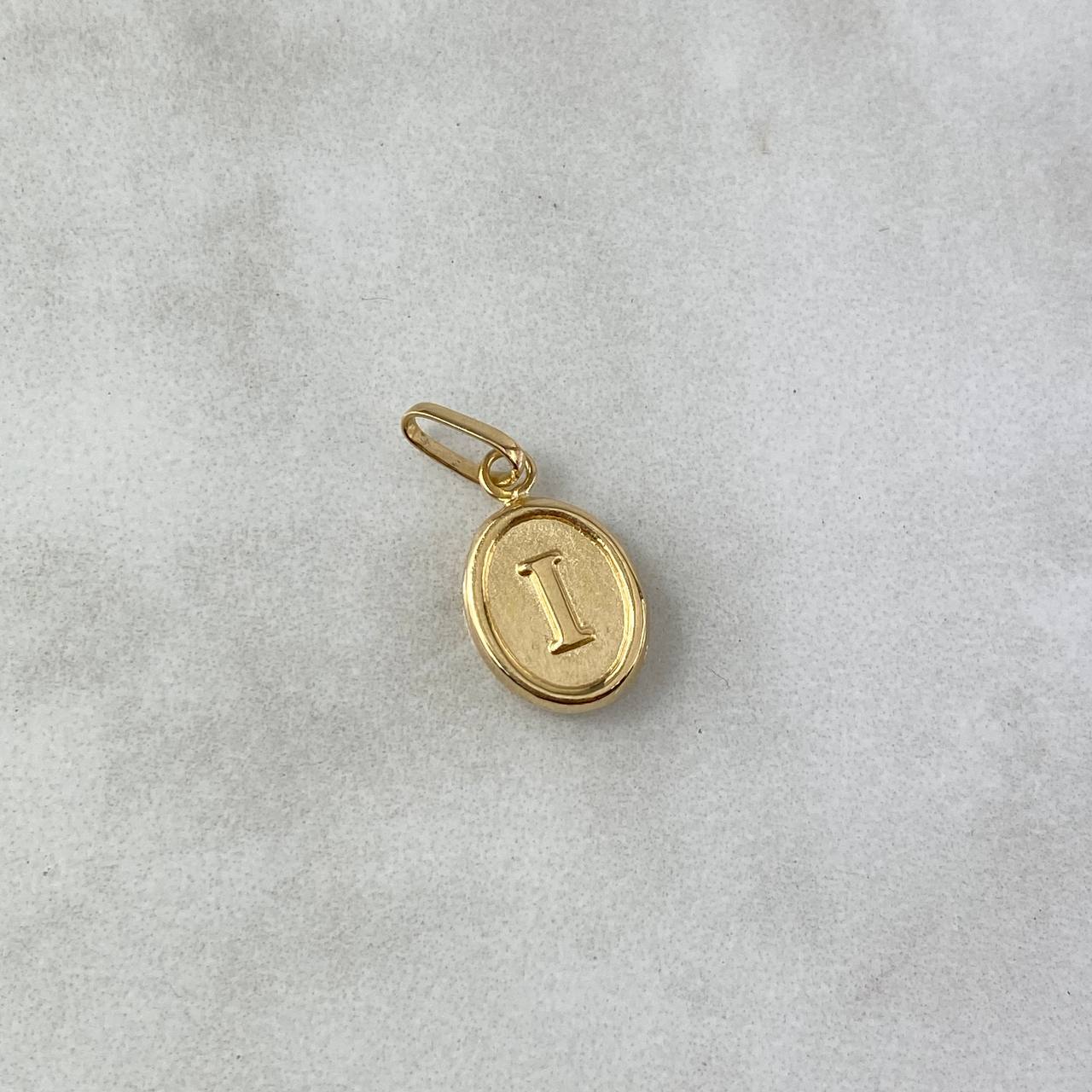 Dije Letra I Ovalada 0.6gr / 1.8cm / Troquelada Oro Amarillo