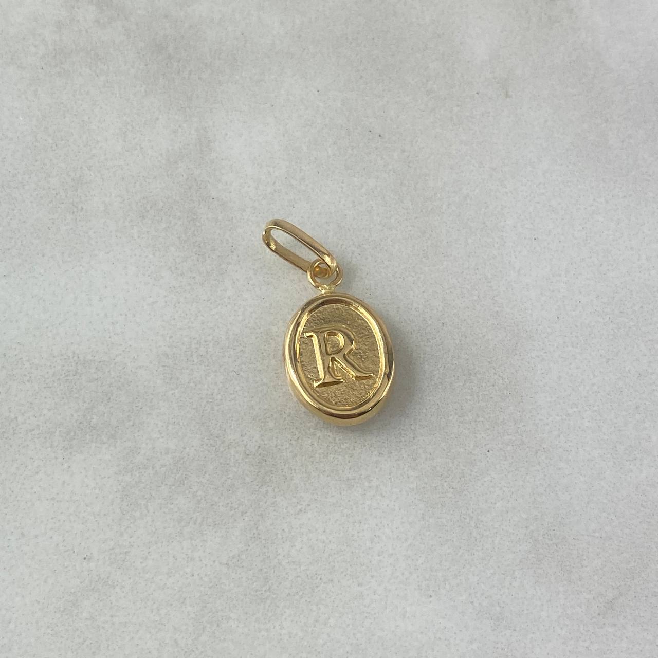 Dije Letra R 0.45gr / 1.8cm / Troquelada Oro Amarillo