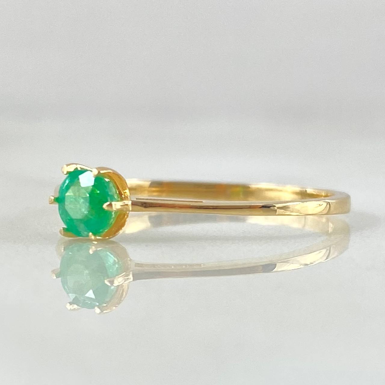 Anillo Puente Hueco Esmeralda 23pts 1.3gr / T6 3/4 / Oro 18K