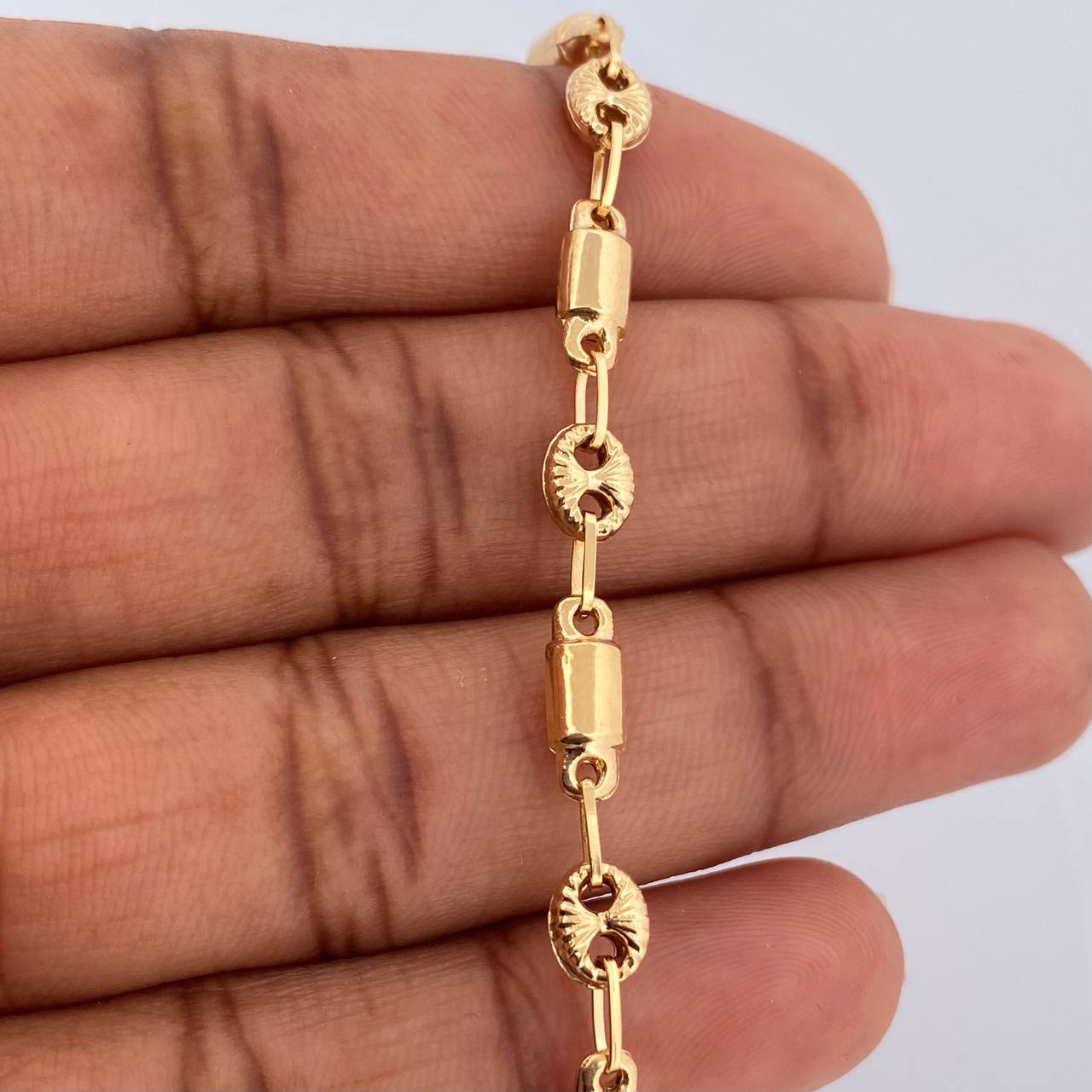 Pulso Rustico GC 3.55gr / 21cm / 4mm Oro Amarillo 18K $