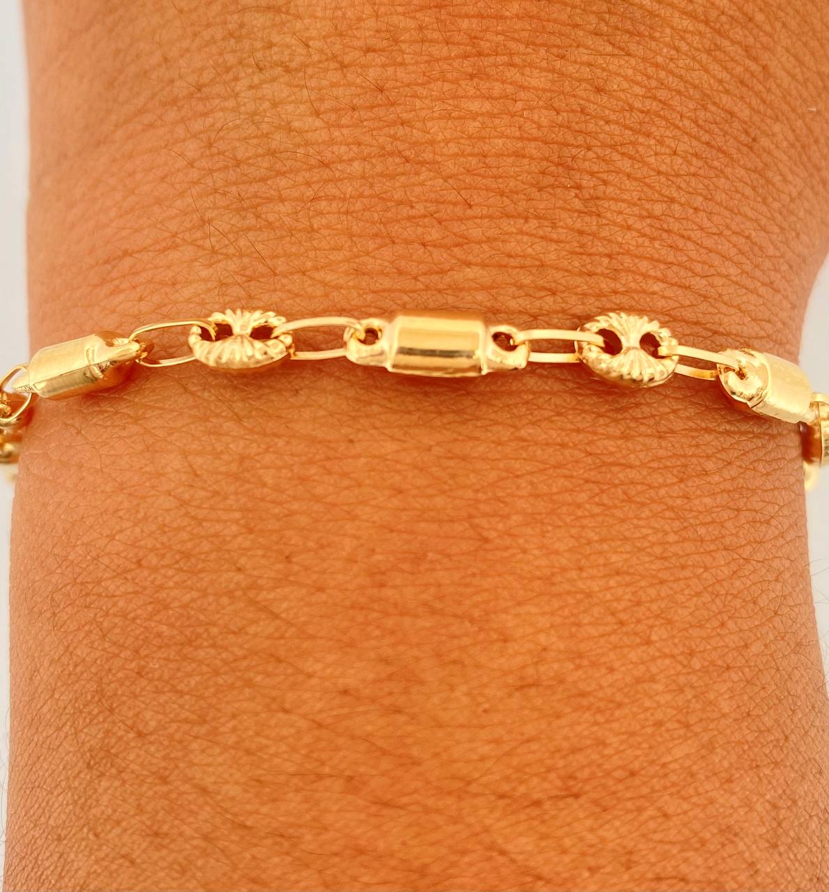 Pulso Rustico GC 3.55gr / 21cm / 4mm Oro Amarillo 18K $