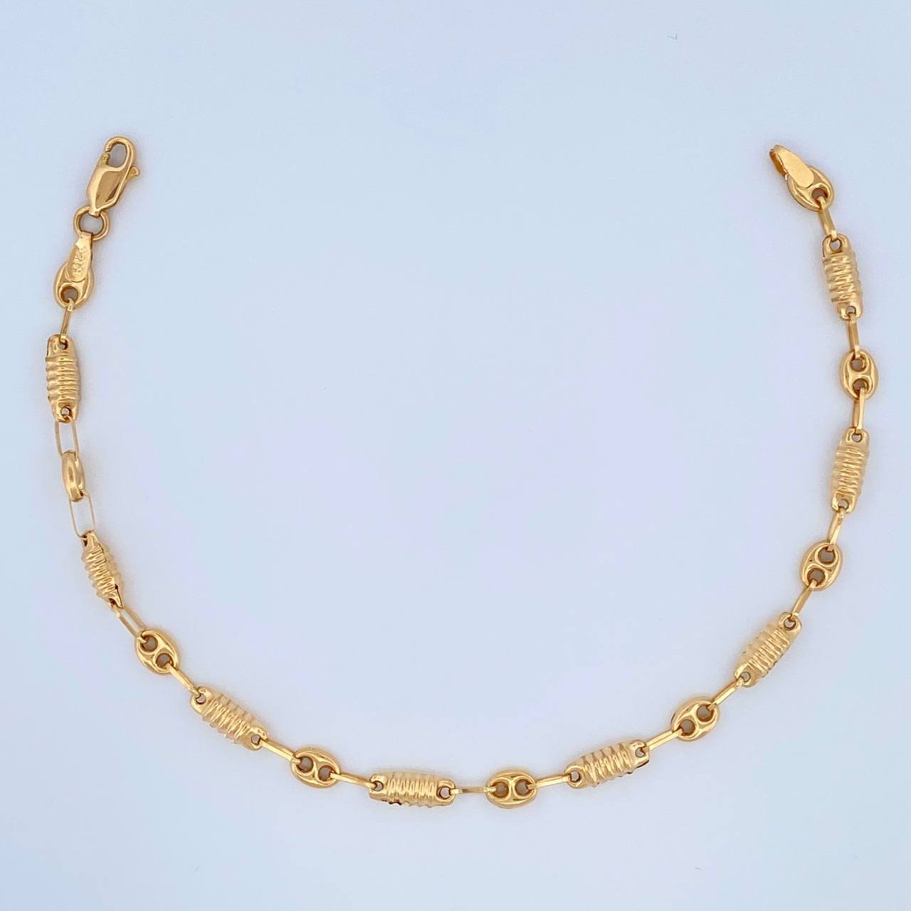 Pulso Rustico GC 3.25gr / 20.7cm / 4mm Oro Amarillo 18K $