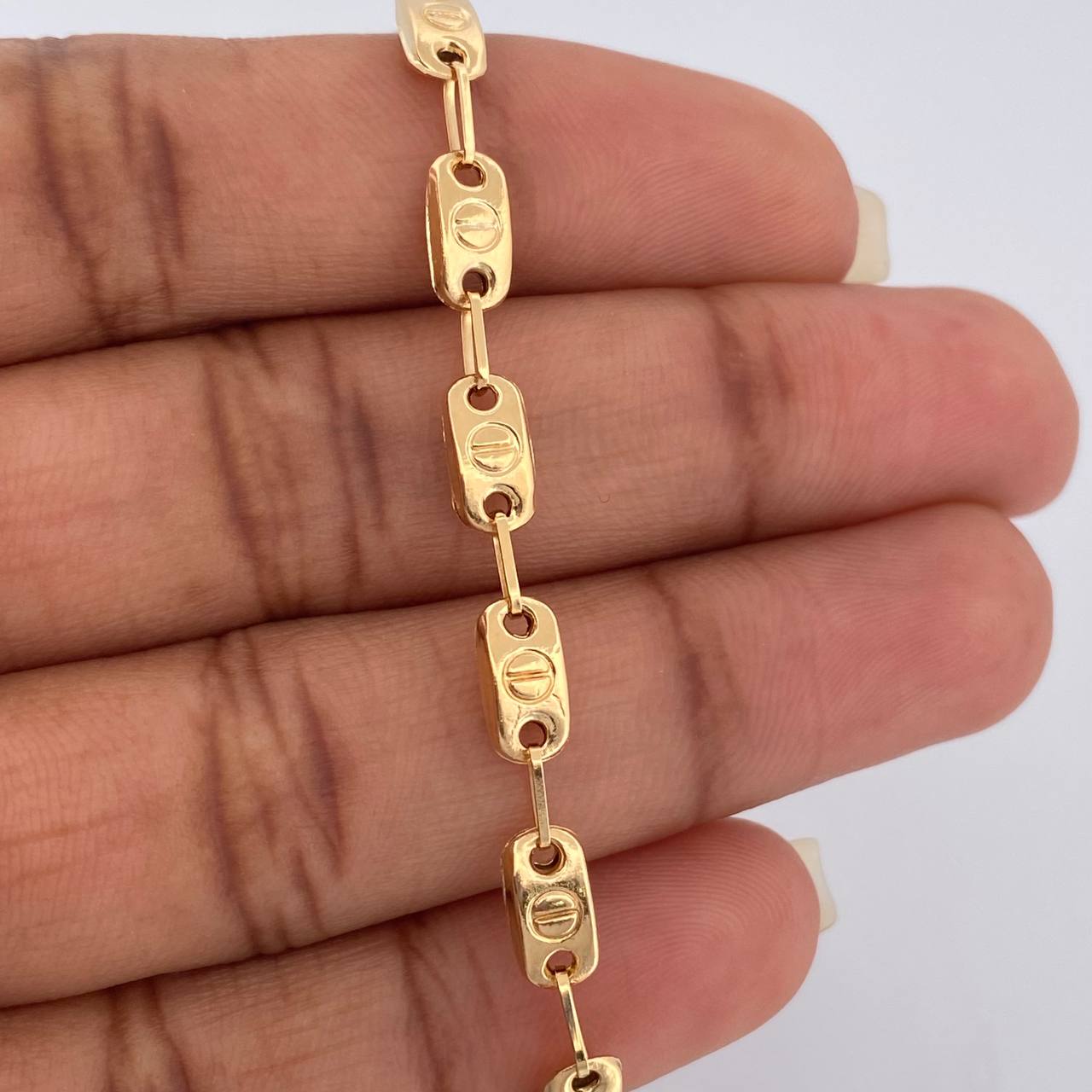 Pulso Rustico Tornillo 3.8gr / 21cm / 4mm Oro Amarillo 18K $