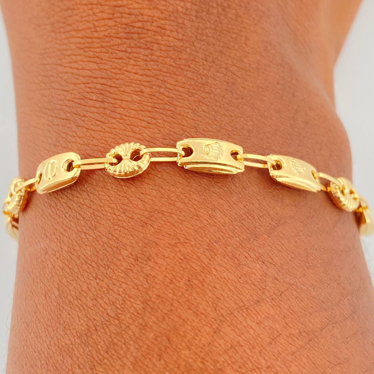 Pulso GC Corona 3.55gr / 20cm / 4mm Oro Amarillo 18K %