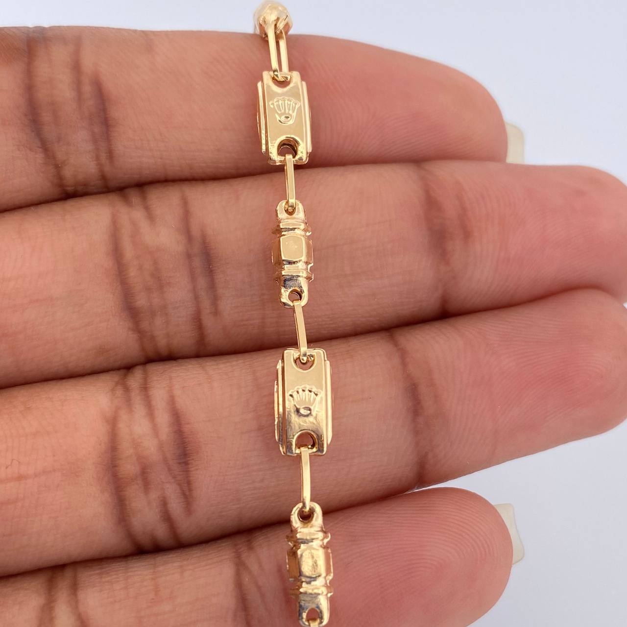 Pulso Rustico Corona 3.3gr / 21.7cm / 4mm Oro Amarillo 18K %