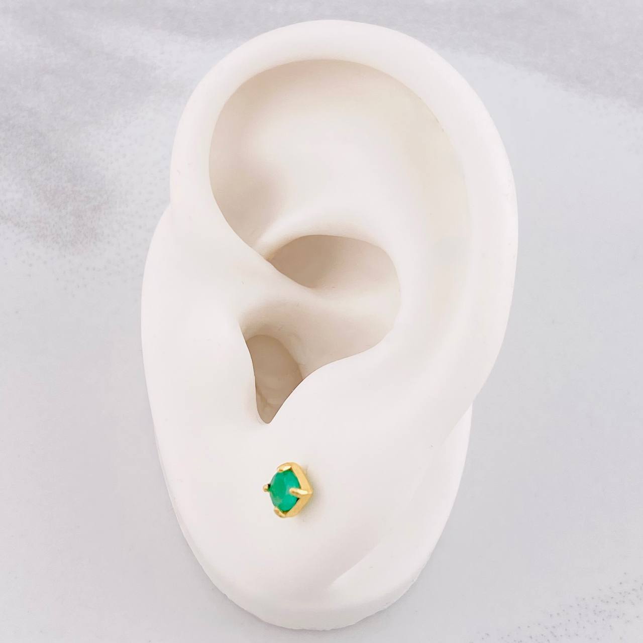 Topos Cuatro Garras Esmeralda 40pts 0.65g / 4.2mm Oro Amarillo 18K
