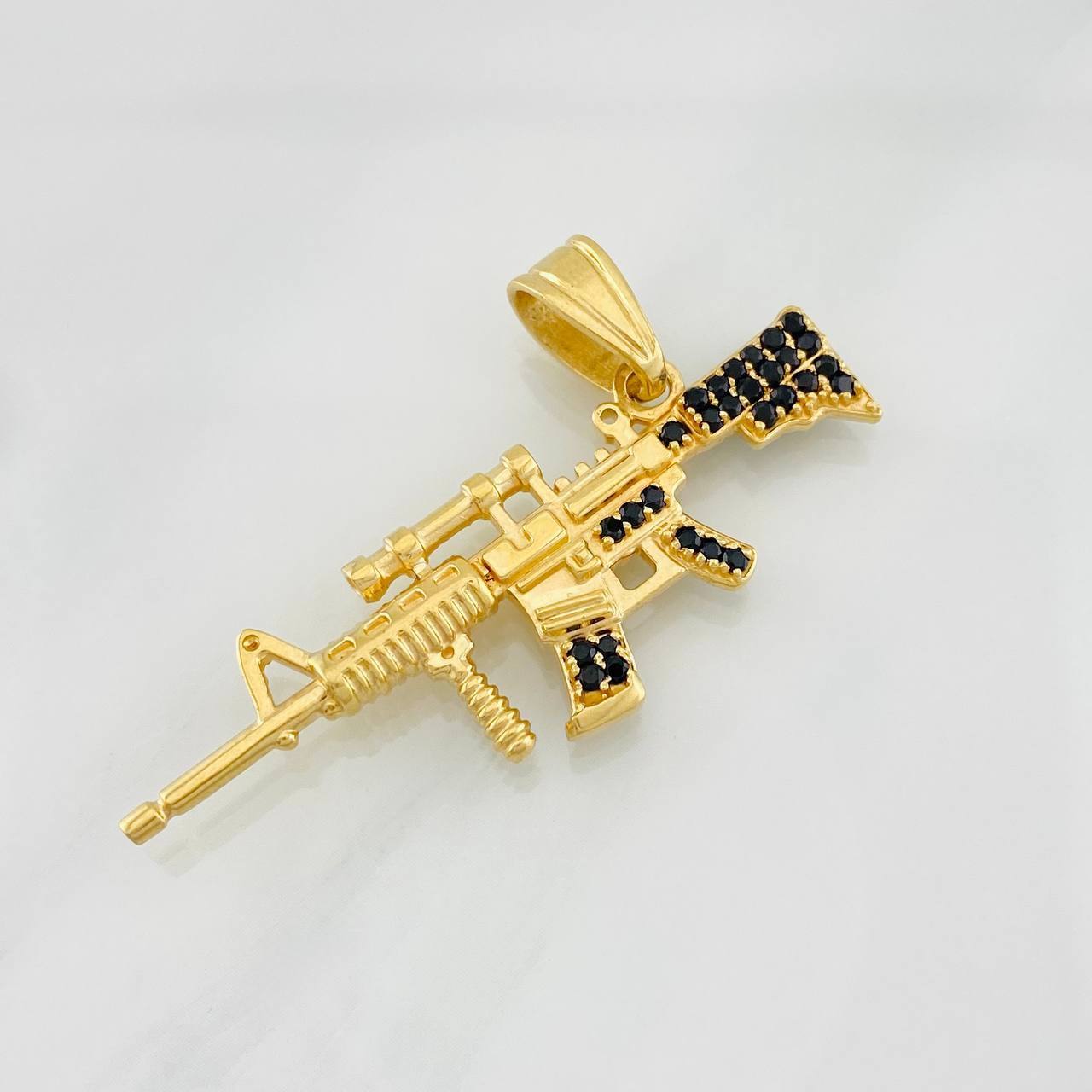 Dije Fusil 9.2g / 4.8cm Oro Amarillo 18K