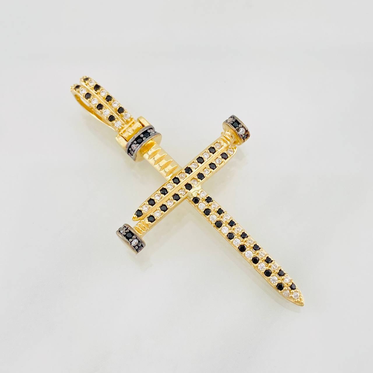 Dije Cruz Clavo 4g / 5.5cm Dos Oros Negro Amarillo 18K