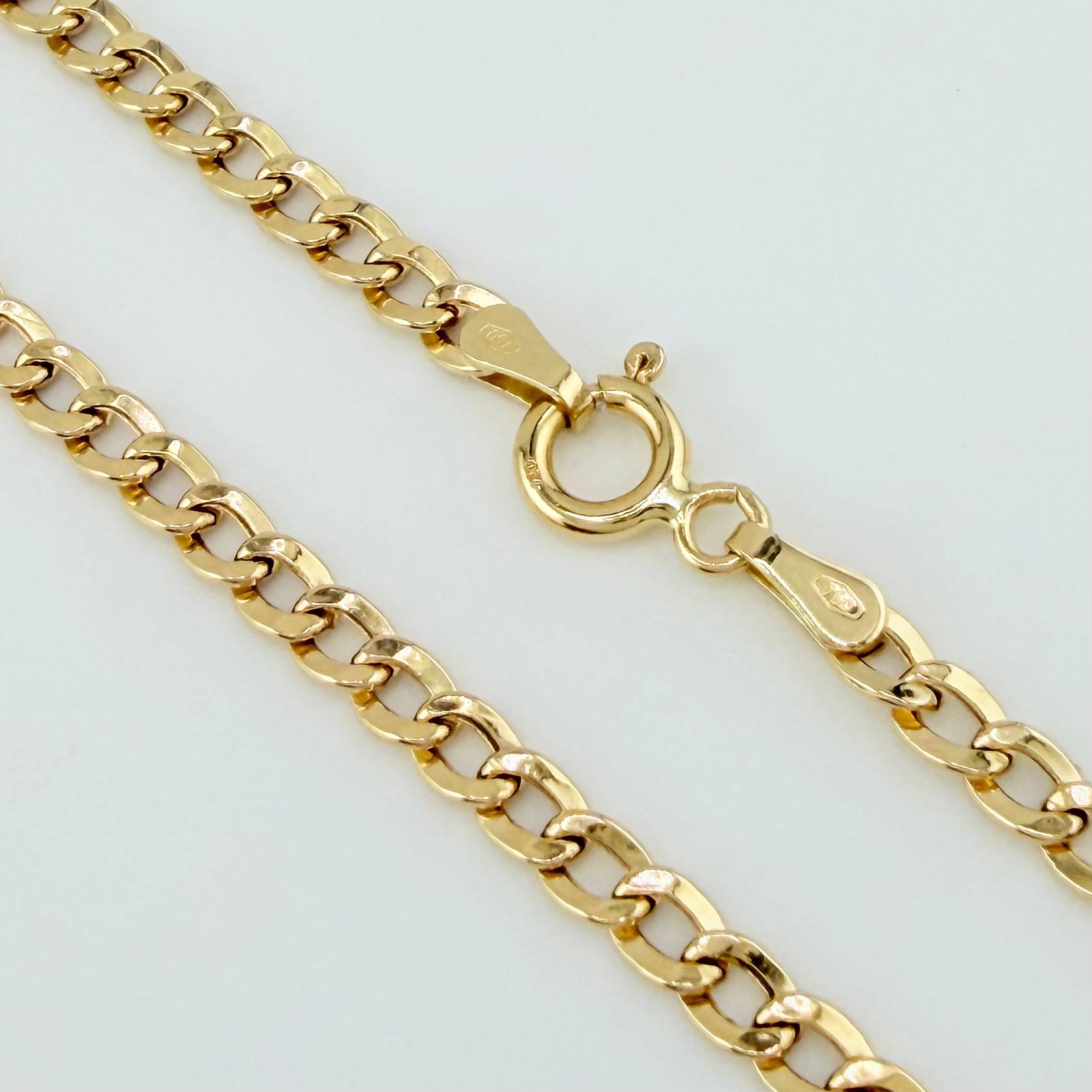 Cadena Cubana 4.7gr / 60cm / 3mm Oro Amarillo +1 18K *