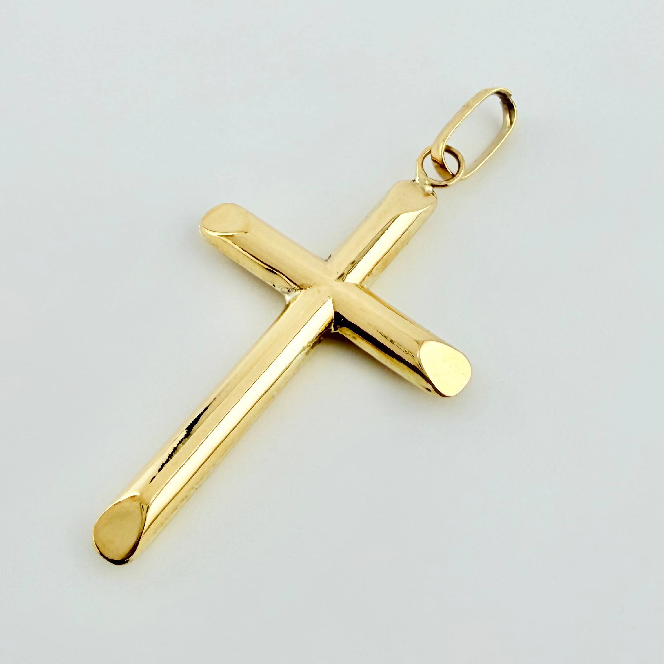 Dije Cruz Puntas Planas 1.9gr / 4.7cm / Oro Amarillo 18K
