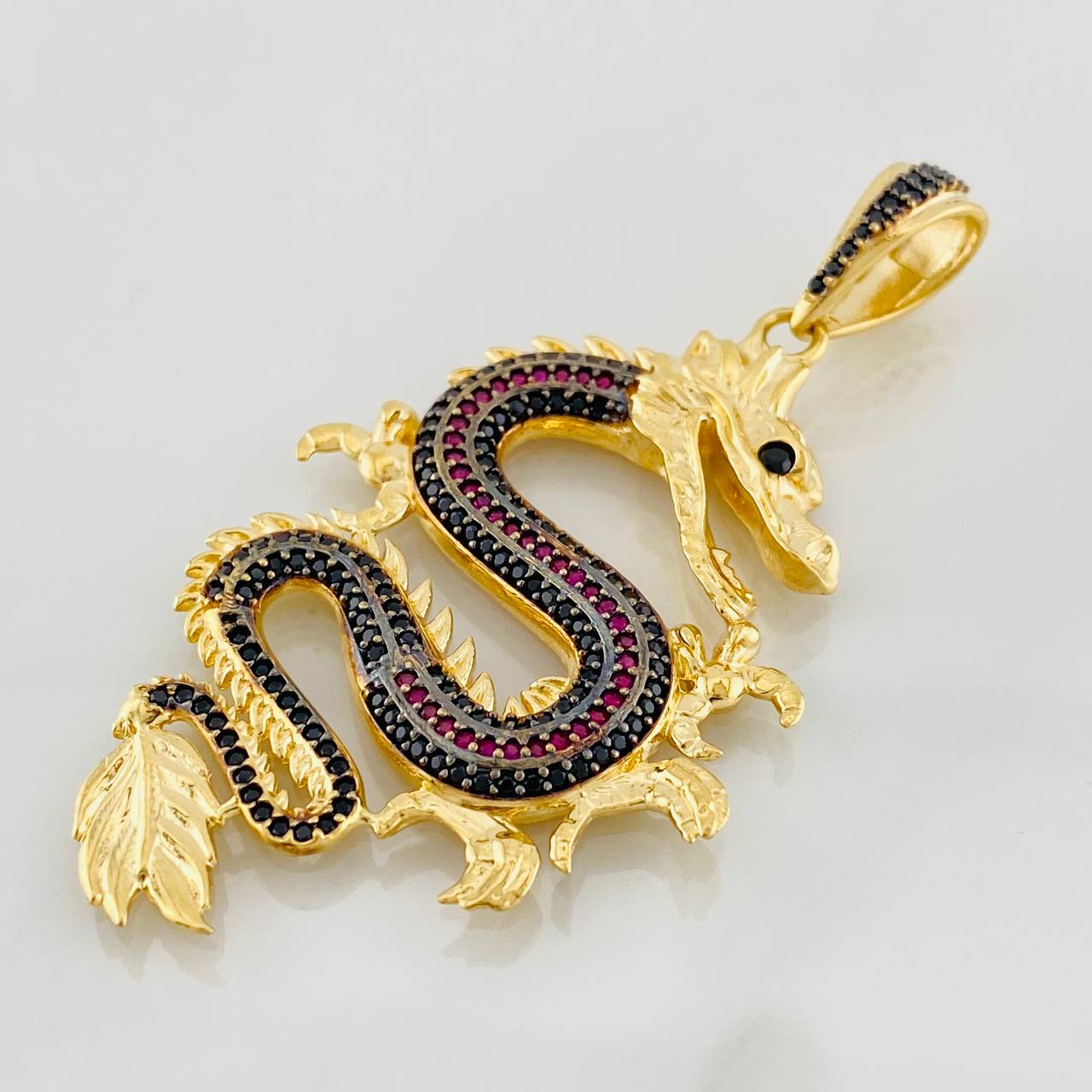 Dije Dragon 10.35g / 6cm Dos Oros Amarillo Negro 18K