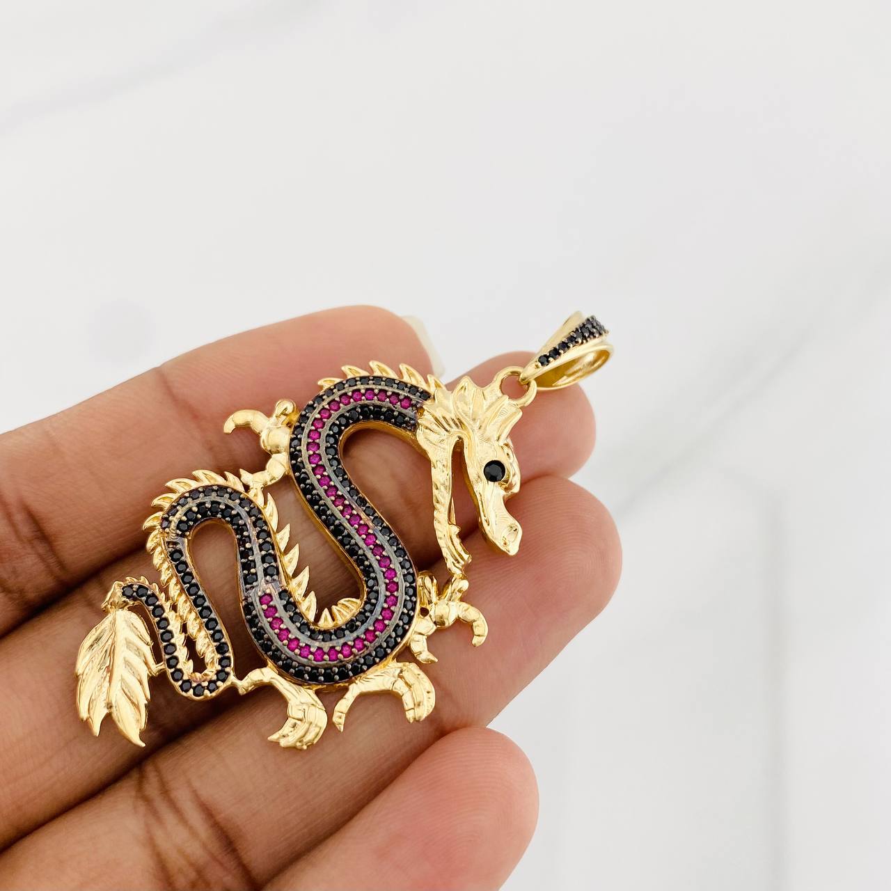 Dije Dragon 10.35g / 6cm Dos Oros Amarillo Negro 18K