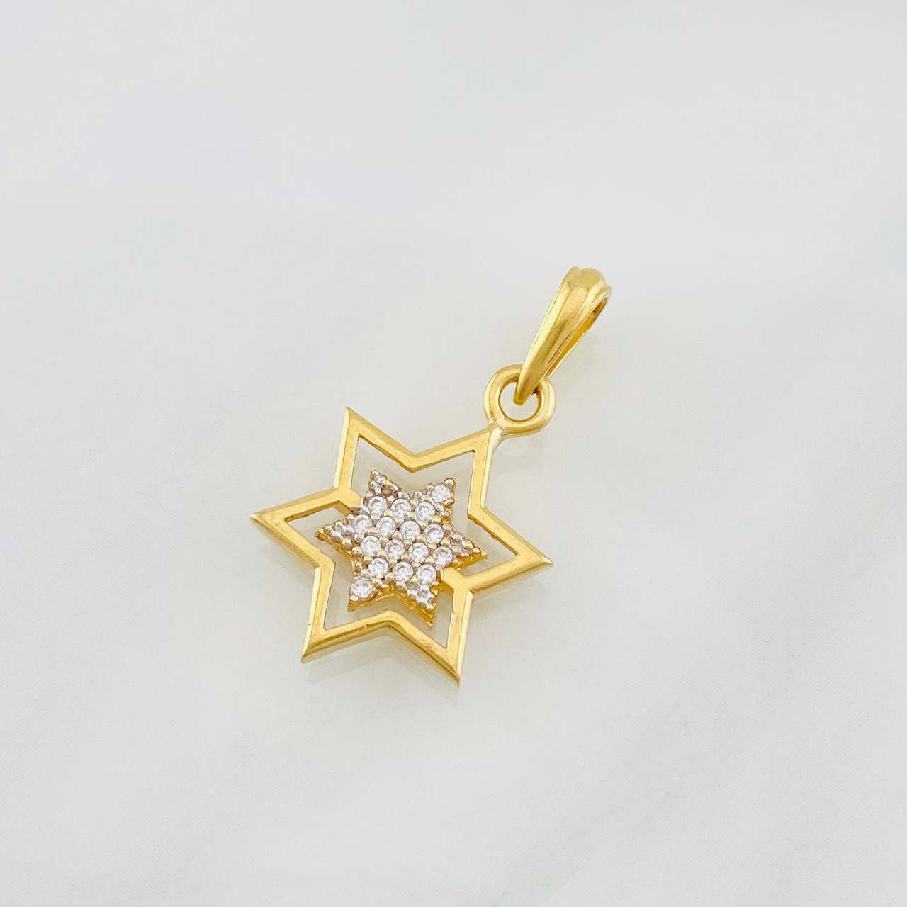 Dije Estrellas 1.45g / 2.2cm Dos Oros Amarillo Blanco 18K