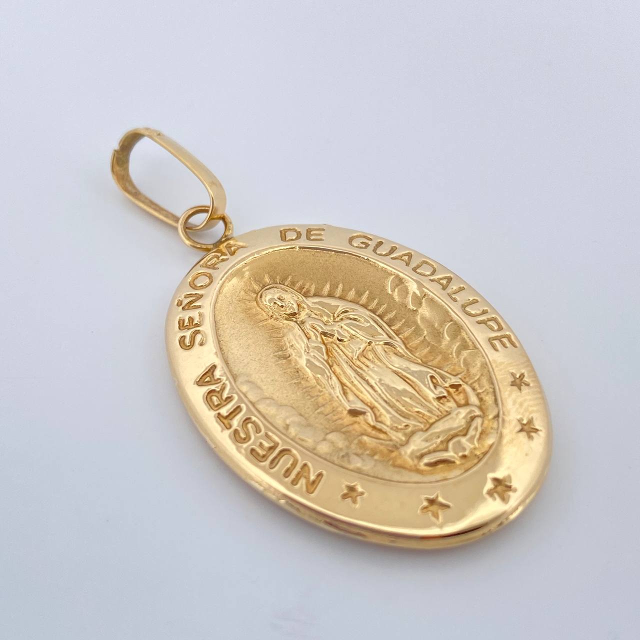Dije Virgen de Guadalupe 2.95gr / 4.3cm / Oro Amarillo 18K $