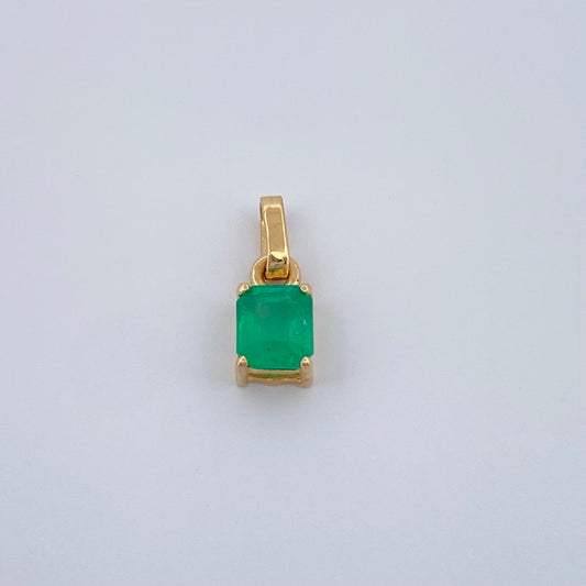 Dije Cuadrado Esmeraldas 60pts 0.5gr / 1.1cm / Oro Amarillo 18K &