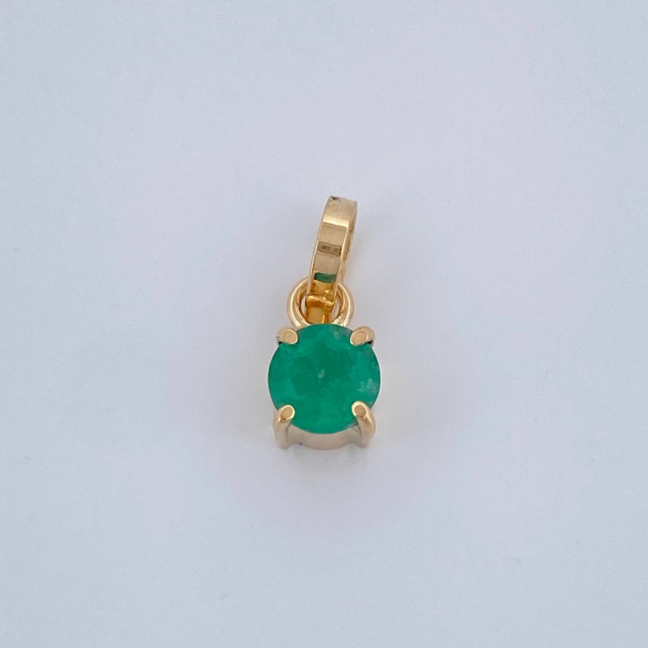 Dije Redondo Esmeralda 31pts 0.45gr / 1.1cm / Oro Amarillo 18K &